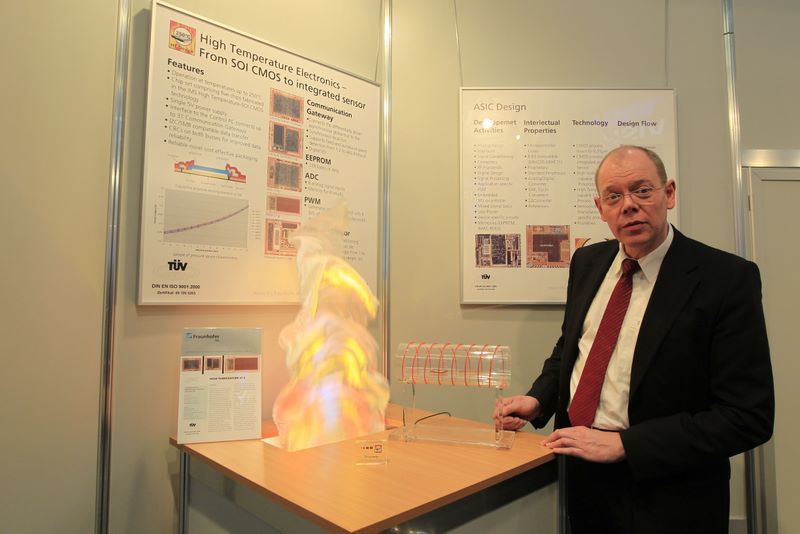 Spiel mit dem Feuer: Die HT-SOI-CMOS-Technologie (High Temperature Silicon on Insulator) des Fraunhofer IMS erlaubt es, Schaltungen bei Temperaturen bis zu 250 Grad Celsius und mehr zu betreiben. Der Trick ist ein „vergrabener“ Isolator, der es ermöglicht, Leckströme drastisch zu reduzieren, die insbesondere bei hohen Temperaturen auftreten.  (Archiv: Vogel Business Media)