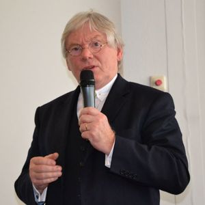 Branchenanwalt Prof. Dr. Christian Genzow kritisierte die Vertragskündigungen und den Umgang mit den Händlern harsch: „Ich habe mit Fiat schon viel erlebt, aber das was wir jetzt erleben, ist wirklich ein Novum.“(Foto:  Mauritz)