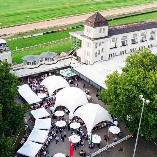 Feier zum 30-jährigen Jubiläum auf der Galopprennbahn in Dortmund(Bild:  Utek)