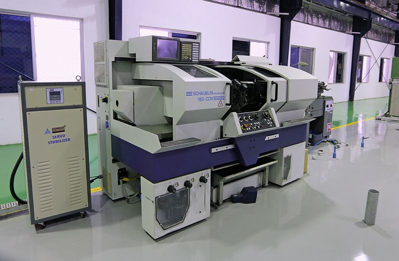 Hochpräzisionsdrehmaschine 180-CCN mit drei simultanen Achsen bei OCTL für die Fertigung bei kleinen und mittleren Serien. (Anne Richter, SMM)