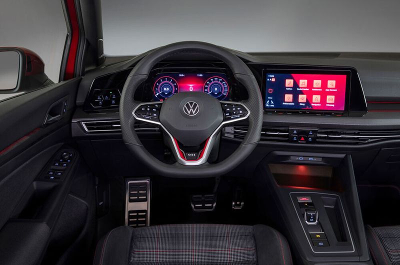 Im Innenraum gibt es das neue Infotainmentsystem ... (Bild: Volkswagen)