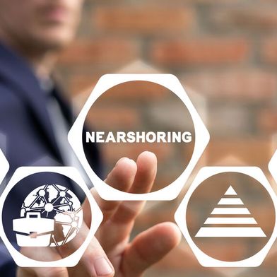 Das Nearshoring vermeidet zu lange Lieferzeiten, zu unsichere Lieferketten sowie eine zu aufwendige Qualitätssicherung der gewünschten Produkte. (Bild: © wladimir1804 - stock.adobe.com)