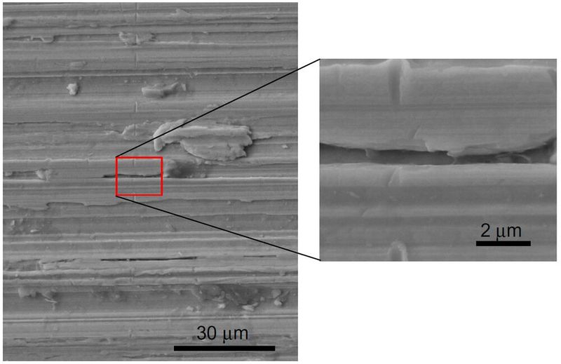 Lokaler Defekt in einer konventionell geschliffenen Oberfläche [2] (Bild: Bolz Intec)