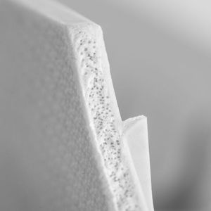 Lightweight design in cross-section: The foammelt component has a foamed internal structure that reduces material use and weight.(Source:  Engel)