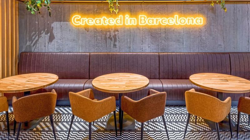 Neben der direkten Auto-Präsentation soll den Besuchern spanisches Lebensgefühl vermittelt werden - quasi als Wegbereiter für ein spanisches Auto, sprich einen Seat oder einen Cupra. (Bild:Seat)