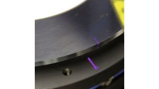 Die Rundmesseranalyse Imess S25 untersucht die Messerkante auf Verschleiß und Ausbrüche. (Imess)