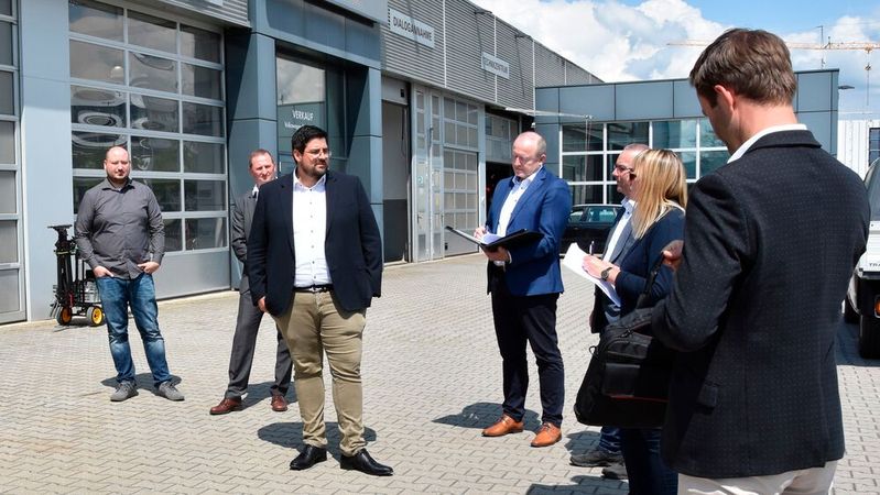 Jurybesuch bei AVP Autoland 2022: Die punktbesten Bewerber werden von einer Expertenjury in ihrem Betrieb besucht.(Bild:  Simon – »kfz-betrieb«)