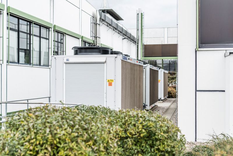Eine optimierte und kombinierte Druckluft, Wärme- und Kältebereitstellung spart am Wago-Standort Sondershausen eine Million Kilowattstunden an Energie ein. (Wago)