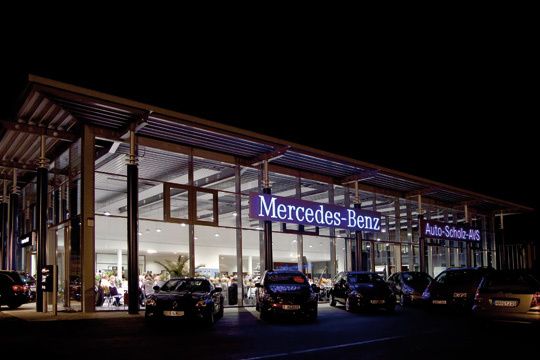 Am 19.11. 2009 öffnete das neue Autohaus in Altenburg seine Pforten. (Archiv: Vogel Business Media)