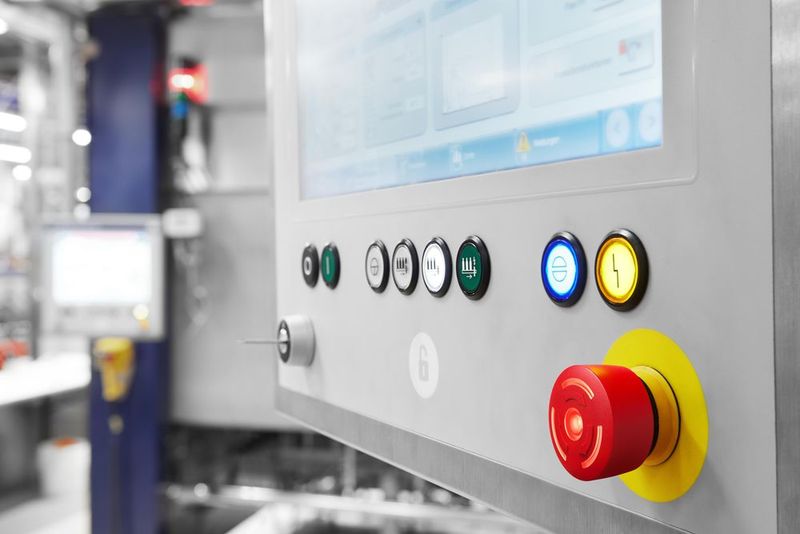Das Thema Maschinen- und Produktsicherheit erfordert viel Know-how, das zu erwerben durch verschiedene Hindernisse erschwert wird. Das Thema Maschinen- und Produktsicherheit erfordert viel Know-how, das zu erwerben durch verschiedene Hindernisse erschwert wird.