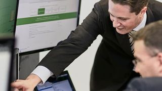 Dr. Christian Polster, Chefstratege und CFO, im Security Operations Center der RadarServices Cybersecurity World, Wien.  (Bild: Arnold Mike)