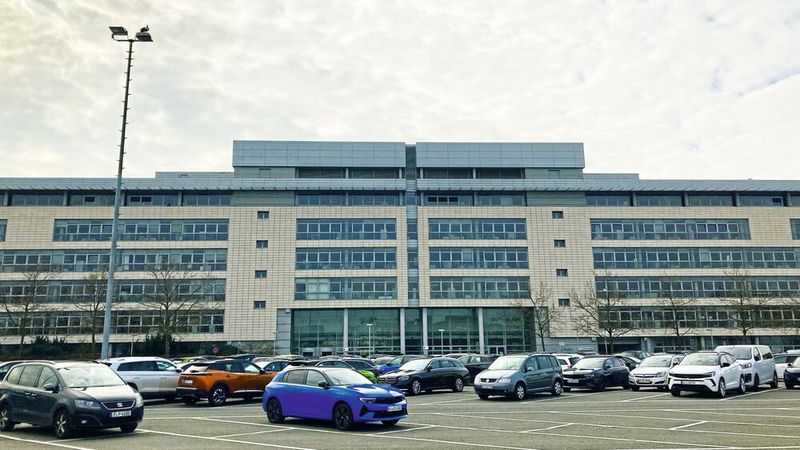 Stellantis-Deutschlandzentrale in Rüsselsheim(Bild:  Rehberg – VCG)