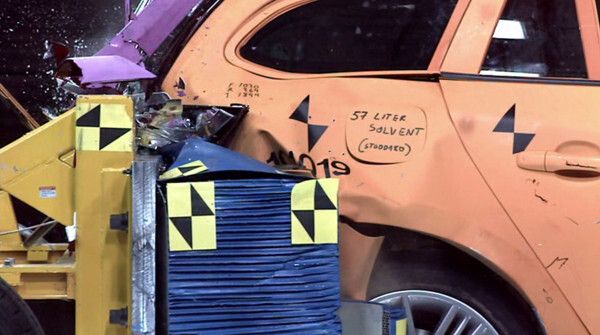 Den Euro-NCAP-Crashtest bestand der Volvo V60 Plug-in-Hybrid als beste Fahrzeug mit Elektromotor (Bild: Volvo)