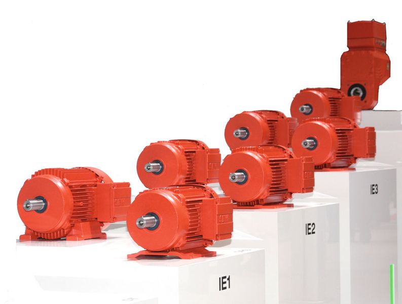 Komplettes Motor-Portfolio für alle Energiesparklassen: bis IE3 sind die Drehstrom-Asynchronmotoren erhältlich.  (Bild: SEW-Eurodrive)