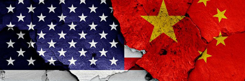 Aufgrund der neuesten Entwicklungen im Zollstreit zwischen den USA und China zeigen sich besonders die Industrieverbände des Halbleitermerktes enorm besorgt. Nur Apple scheint entspannt: Nach Zeitungsmeldungen habe der US-Konzern mit Präsident Trum eine Sonderregelung vereinbart. Aufgrund der neuesten Entwicklungen im Zollstreit zwischen den USA und China zeigen sich besonders die Industrieverbände des Halbleitermerktes enorm besorgt. Nur Apple scheint entspannt: Nach Zeitungsmeldungen habe der US-Konzern mit Präsident Trum eine Sonderregelung vereinbart.