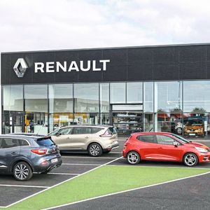 (Renault)