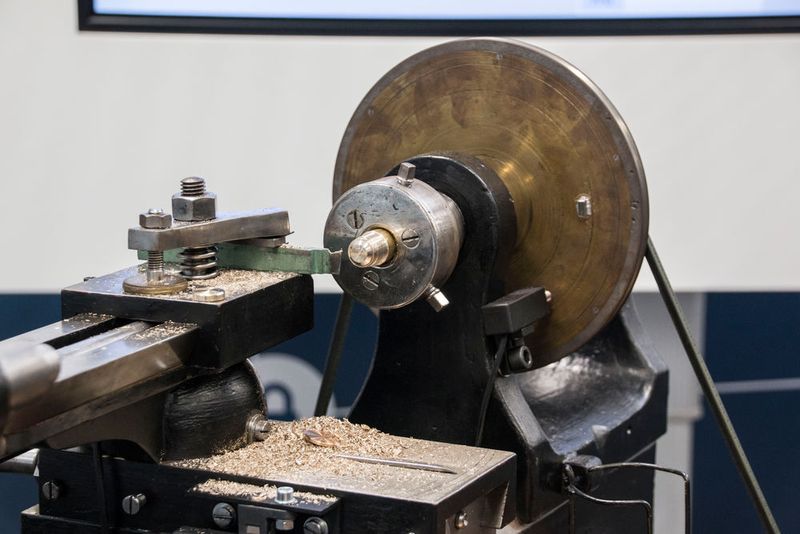 Die Drehmaschine wird wieder zurück ins Museum wandern – das IoT-Gateway aber wird Anwendern auf der SPS IPC Drives in Nürnberg vorgestellt. (K.Juschkat/konstruktionspraxis)