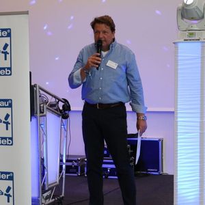 Thomas Aukamm, Hauptgeschäftsführer des Zentralverbands Karosserie- und Fahrzeugtechnik (ZKF), eröffnete den Bundesverbandstag Ende Juni in Bremen.(Bild:  Klasing)