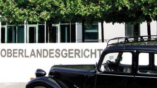 Auch Oldtimer sind Gegenstand juristischer Auseinandersetzung. So weit muss es aber nicht kommen, wie Dr. jur Götz Knoop Rechtsanwalt und Fachanwalt für Verkehrsrecht verrät.
  (Götz Knoop)