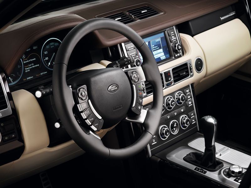 Edler geht‘s nicht: das Cockpit des Range Rover. (Archiv: Vogel Business Media)