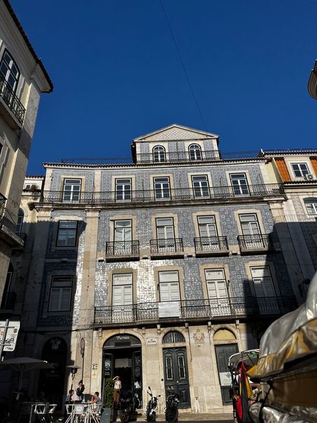 Die Kacheln an der Fassade halten das Haus sauber. (Bild: Vogel IT-Medien GmbH)