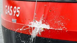 Prickelndes mit „Gas“ gab’s zur Schiffstaufe xxxxx xxx xxxx. (Bild: HGK Shipping)