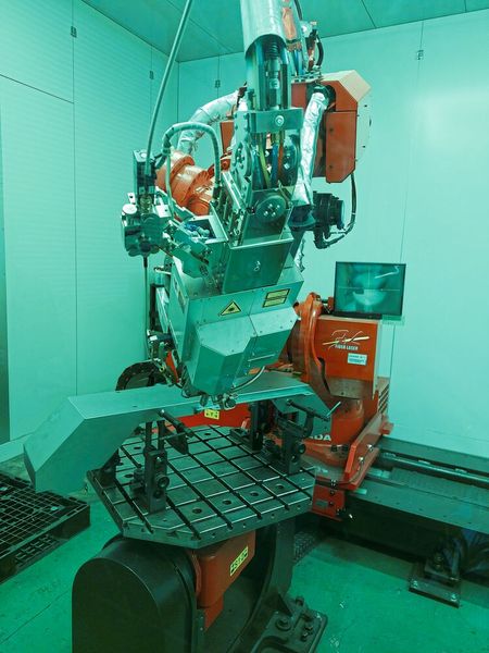 Impressionen von Kanto Seiko: Der mittelständische Auftragsfertiger setzt vollumfänglich auf einen Maschinenpark von Amada. Außerdem fertigt Kanto Seiko Maschineneinhausungen für Amada.  (Bild: VCG/Finus)