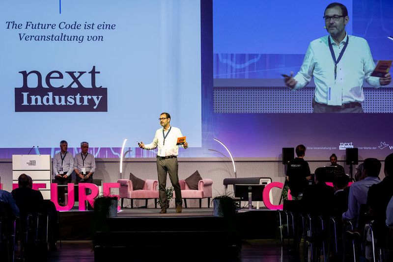 Bernd Meidel, Publisher von Next Industry eröffnete das 2-Tages-Event (Stefan Bausewein)