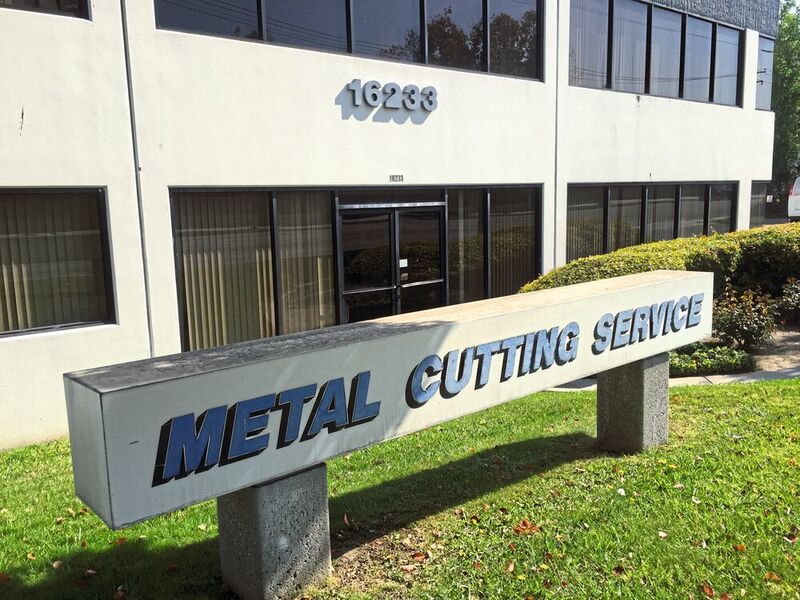 Metal Cutting Service (MCS) ist darauf spezialisiert, verschiedene Materialien exakt nach Kundenwunsch zuzuschneiden – insbesondere für Auftraggeber, die über keine eigenen Sägekapazitäten verfügen. (Kasto)