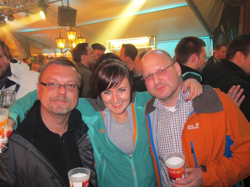 (v. l.) Gregor Kyeck, Gigabyte, mit Karin Bart und Horst Günther, Zotac (Bild: IT-BUSINESS)