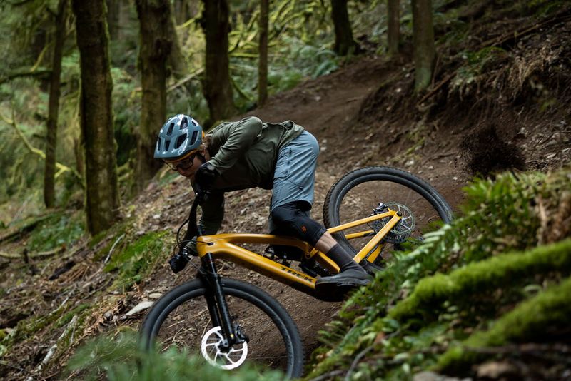 Das Fuel EXe wird von einem 360-Wh-Akku gespeist, der zwei bis fünf Stunden lang ausreichend Power zur Verfügung stellt. (Bild: Sterling Lorence Photography)