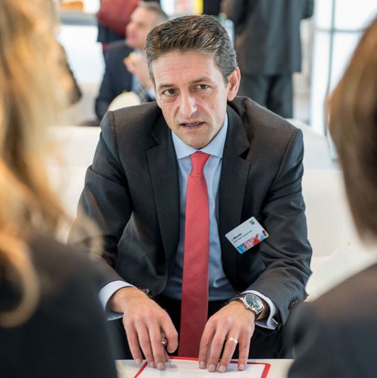 Sievert-Geschäftsführer Rui Macedo: „Wir verschieben derzeit unsere Ressourcen gezielt in Branchen, die Bedarf an komplexeren Logistikdienstleistungen haben.“(Bild:  Maik Porsch/Sputnik)