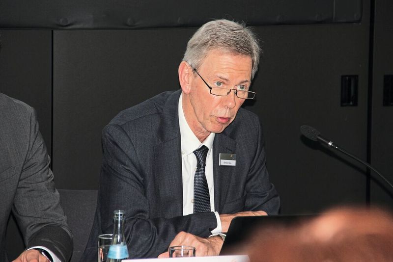 „Die Laserindustrie boomt derzeit wie noch nie. Kommt nicht Gravierendes aus Politik oder anderen Kreisen dazwischen, blickt die Branche in eine glänzende Zukunft,“ so Gerhard Hein vom VDMA. (Bild: Königsreuther)