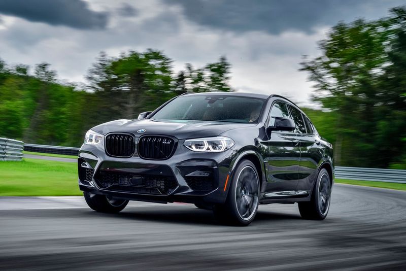 Erstmals spendiert BMW dem coupéhaften X4 und dem beliebten X3 eine echte M-Variante. (BMW)