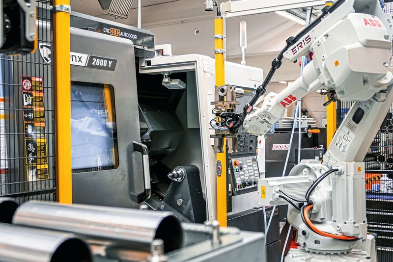 Die Lynx 2600 Y von DN Solutions wurde zusätzlich automatisiert und trägt nun zur Effizienzsteigerung der Fertigung von EPD bei. (Bild: Wemco, I. Krüger)