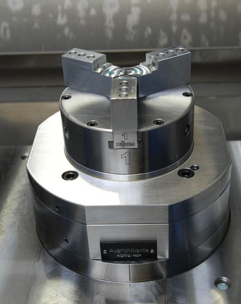 Das Röhm Spannfutter spannt mit höchster Präzision. Dabei lässt sich die Spannkraft sehr fein dosieren, sodass auch leicht verformbare Werkstücke sicher fixiert werden können. (Bild: Röhm)