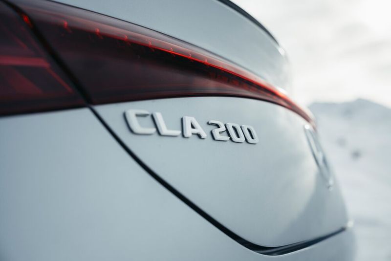 Zunächst gibt es drei Leistungsstufen, die 200er ist die mittlere.  (Bild: Mercedes-Benz)