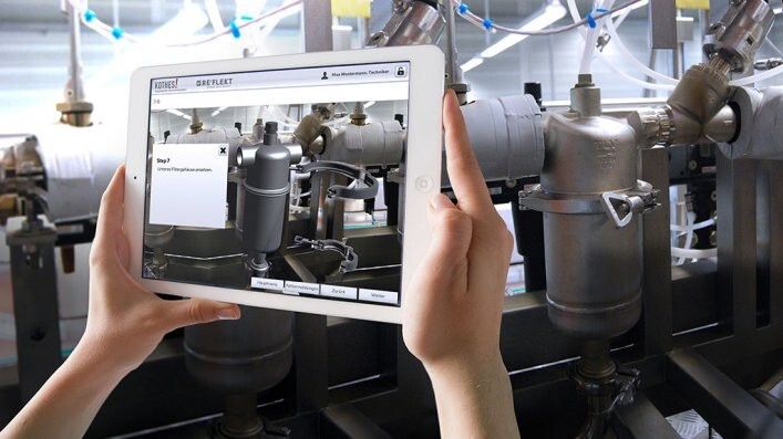 Kothes! hat in Zusammenarbeit mit Re’flekt, einem Anbieter von anwendungsorientierten Augmented-Reality- und Visualisierungslösungen, einen Prototyp entwickelt, der ein bestehendes Betriebshandbuch mittels Augmented Reality virtuell erweitert. (Bild: Re'flekt)
