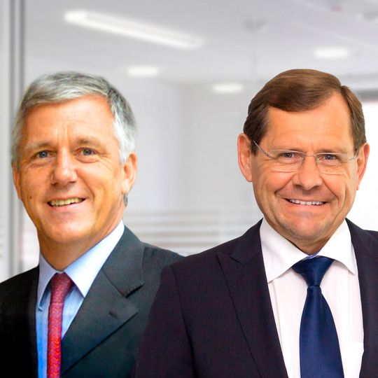 IWS-Geschäftsführer Marcel De Rycker (li.) und Axel Berger, Vorstandsvorsitzender Car-Garantie, schaffen ein Multinationales Garantieangebot.(Bild:  Car-Garantie)