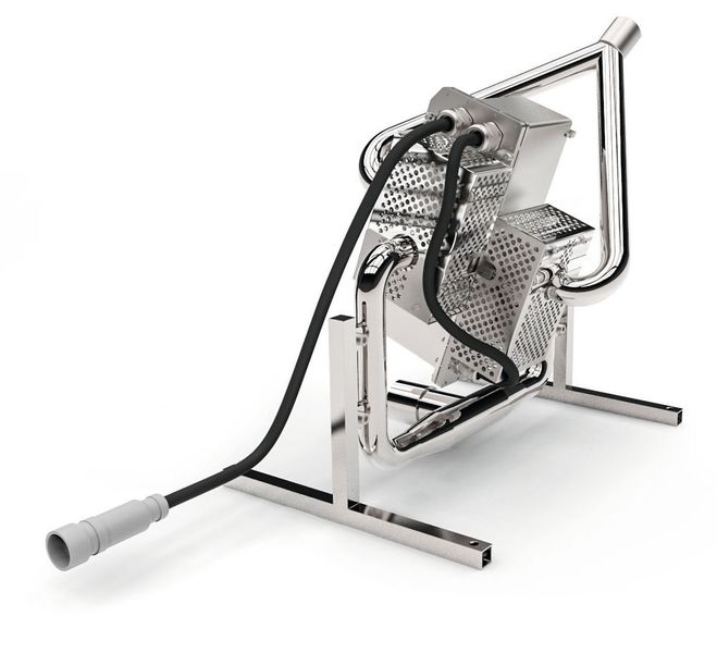 Waterjet: komplett in Edelstahl. (Maxon)