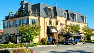 Das elektrische Flugauto A5 zieht überall die Blicke auf sich, wenn es geparkt wird. (Bild: Aska)