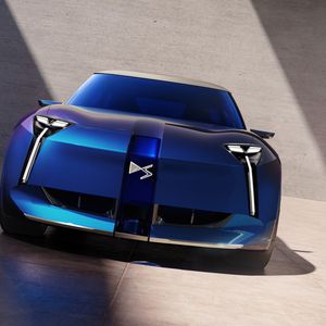 A striking visual element on the front is a vertical “totem” featuring the brand logo, complemented by a Y-shaped light signature.(Source:  DS Automobiles)