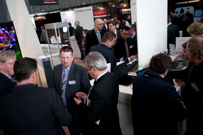 In der begleitenden Ausstellung konnten Notebooks... (Toshiba Europe)