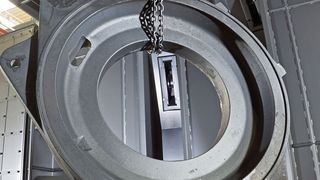 Die neue Strahlanlage bei Eickhoff, hergestellt von Agtos, nimmt Werkstücke bis 3,5 m Durchmesser und Höhe auf. (Bild: Agtos)