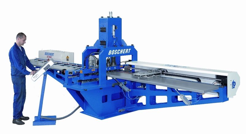 Neue Kupfer-Stanzmaschine CU Profi in kompletter und betriebsbereiter Ausstattung. (Archiv: Vogel Business Media)