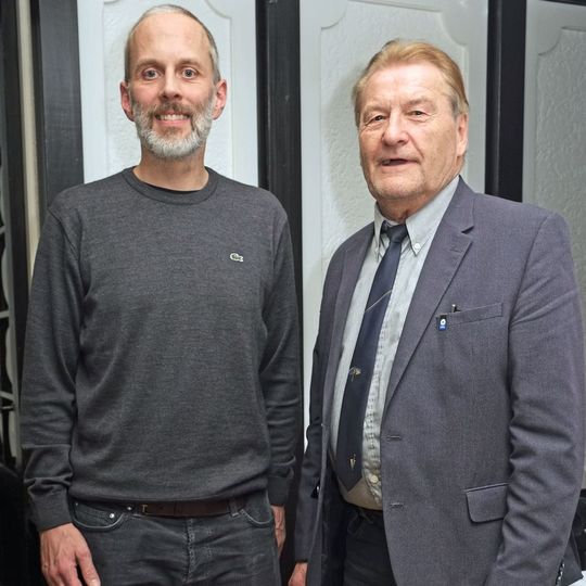 Blick in die Zukunft: Prof. Sven Strube (li.) und Gerhard Kunze, Obermeister der Kfz-Innung Salzgitter.(Bild:  Zietz/»kfz-betrieb«)