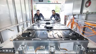 Valmet Automotive hat sein Battery Test Center in Bad Friedrichhall ausgebaut. (Bild: Valmet Automotive)