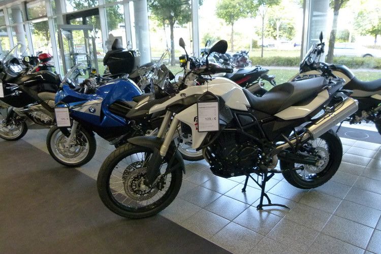 Motorräder gehören zum Portfolio des Autohauses Müller... (Foto: Lulei)