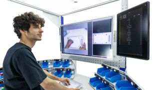 Das Werkerassistenzsystem "Der schlaue Klaus" ist jetzt im EaaS-Modell erhältlich. (Bild: Optimum)