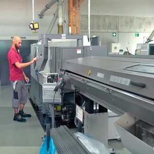 Blick in die Fertigung: Loga Präzisionsteile produziert pro Jahr 10 Mio. Drehteile. Auf diese großen Kapazitäten müssen auch die Messprozesse ausgerichtet sein.